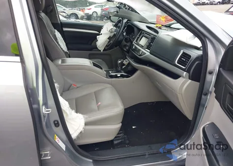 2014 Toyota Highlander Le Plus V6 z USA, uszkodzony, nr VIN 5TDZKRFH5ES030585